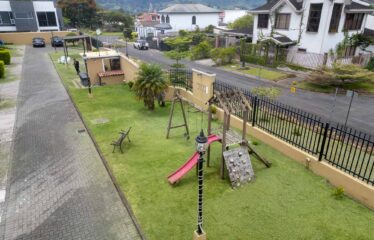 Casa de 2 plantas en Condominio La Rioja