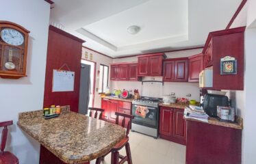 Casa de 2 plantas en Condominio La Rioja