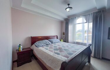 Casa de 2 plantas en Condominio La Rioja