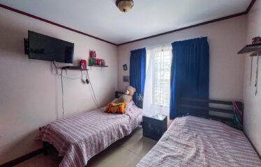 Casa de 2 plantas en Condominio La Rioja