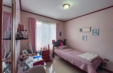 Casa de 2 plantas en Condominio La Rioja