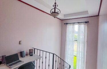 Casa de 2 plantas en Condominio La Rioja