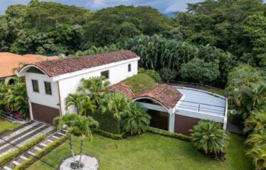 Casa en Residencial Hacienda Los Reyes ideal para quienes buscan privacidad y exclusividad