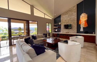 Casa en alquiler dentro del exclusivo residencial Hacienda Los Reyes