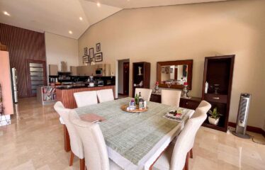 Casa en alquiler dentro del exclusivo residencial Hacienda Los Reyes