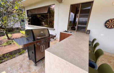 Casa en alquiler dentro del exclusivo residencial Hacienda Los Reyes