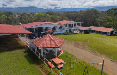 Casa con corral profesional para los amantes de los caballos