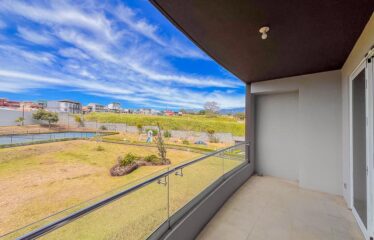 Apartamento con 2 Hectáreas de Bosque en Heredia