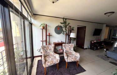 Venta de Gigante Apartamento en La Uruca San José