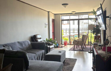 Venta de Gigante Apartamento en La Uruca San José